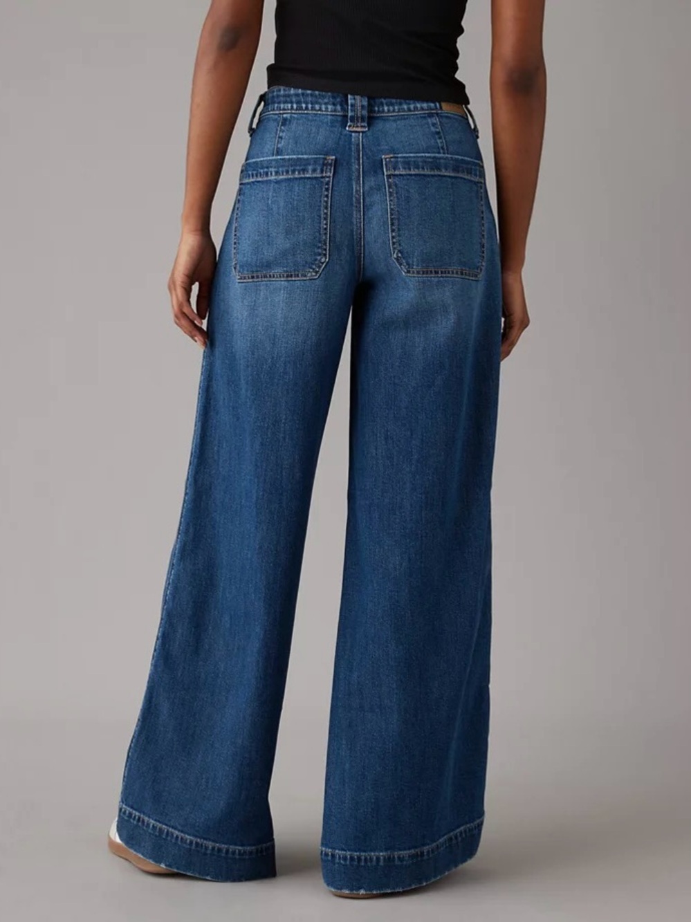 American Eagle Super High-Waisted Ultra Wide Leg Jeans Slouchy Denim Size 6 - Picture 2 of 9